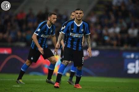 阿坎吉：我认为那根本不是点球，但我们不能给裁判判点的机会（阿坎吉：那球绝非点球，不过我们必须避免给裁判判点的机会）