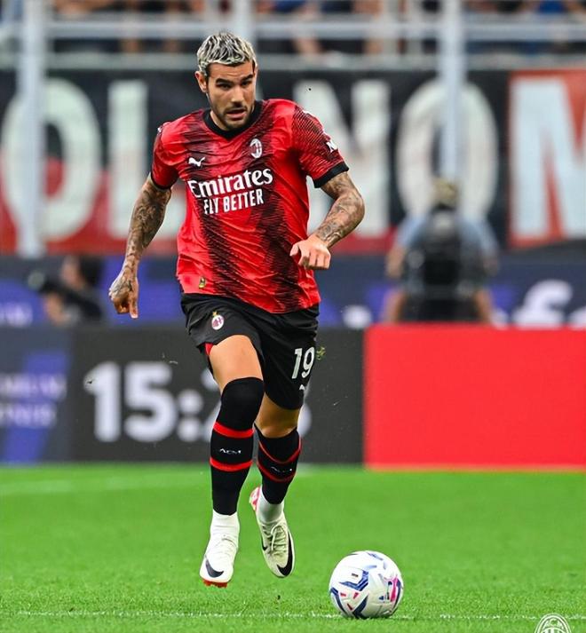 阿尔巴尼亚中场：比赛70分钟内，我们与英格兰的水平不相上下（阿尔巴尼亚中场：前70分钟我们与英格兰旗鼓相当）