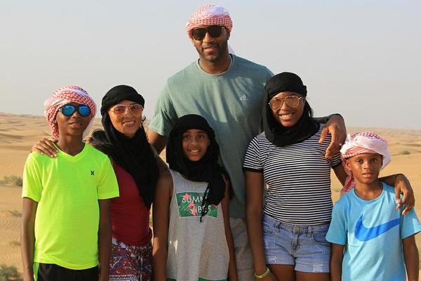 鲁内继续积极康复中（鲁内康复进程稳步推进）