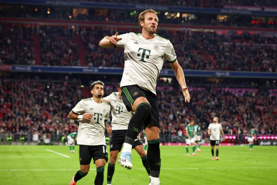 囧叔向裁判施压后染红，罗基：容忍这种行为问题会越来越严重（囧叔施压裁判遭红牌驱逐，罗基警告：纵容此类行为只会让问题愈演愈烈）