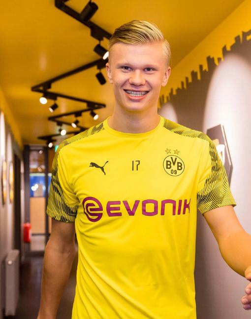 阿根廷警方突袭皮拉尔房产查获54辆豪车，涉足协官员代理人案（阿根廷警方搜查皮拉尔房产，起获54辆豪车，牵涉足协官员与代理人案）