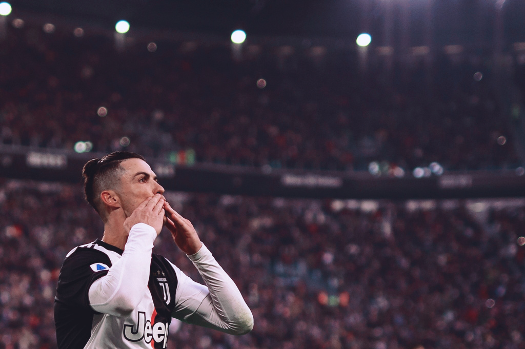 每体：巴萨考虑出售卡萨多并标价3000万欧，切尔西对他感兴趣（每体：巴萨拟以3000万欧出售卡萨多，切尔西有意引进）